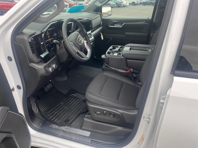 new 2025 GMC Sierra 1500 car, priced at $51,194