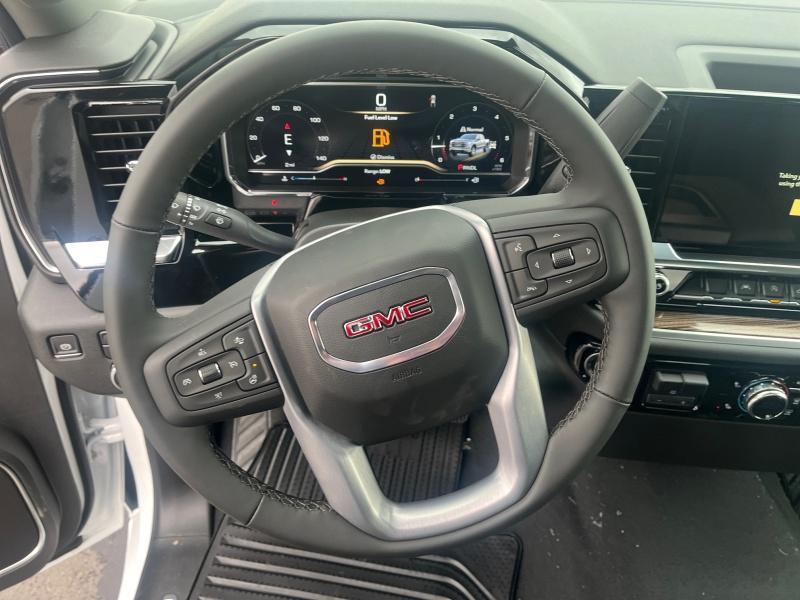 new 2025 GMC Sierra 1500 car, priced at $51,194