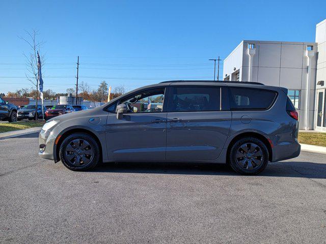 used 2020 Chrysler Pacifica Hybrid car, priced at $28,027