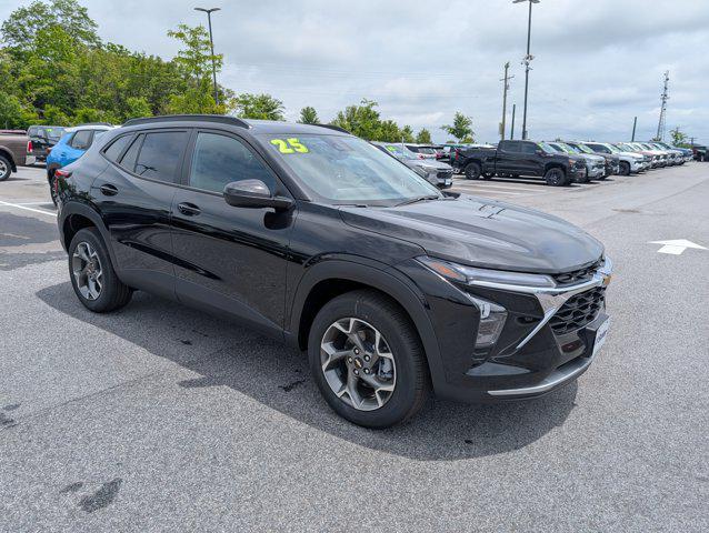 new 2025 Chevrolet Trax car, priced at $23,187