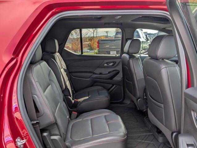 used 2022 Chevrolet Traverse car, priced at $31,960