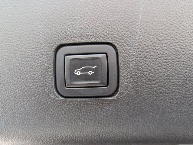 used 2022 Chevrolet Traverse car, priced at $31,960