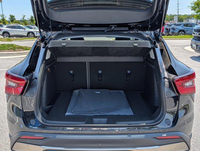 new 2025 Chevrolet Trax car, priced at $25,305