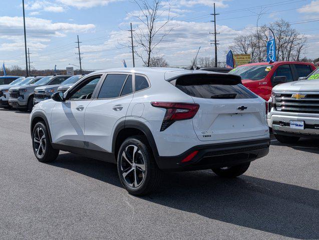 new 2025 Chevrolet Trax car, priced at $23,910