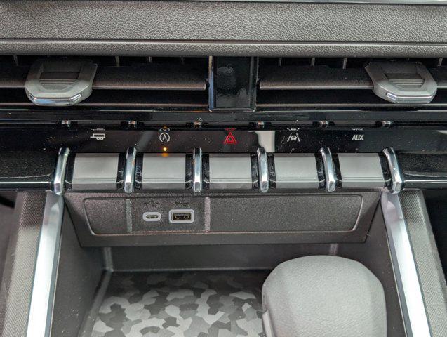 new 2025 Chevrolet Colorado car, priced at $30,995