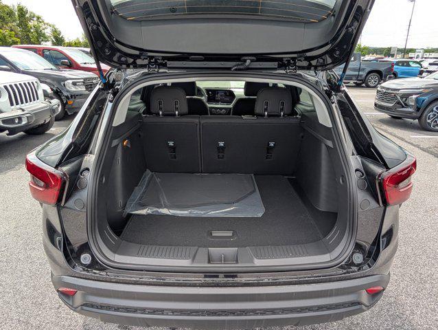 new 2025 Chevrolet Trax car, priced at $20,000