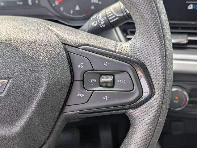 new 2025 Chevrolet Trax car, priced at $20,000