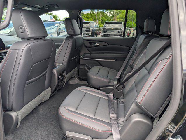 new 2025 Chevrolet Traverse car, priced at $48,027