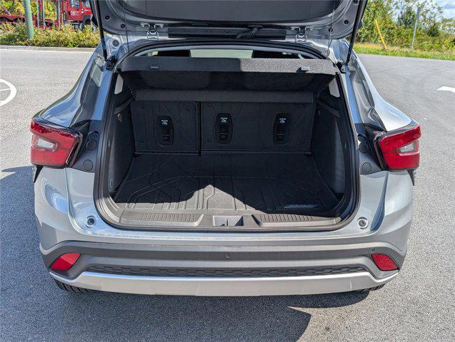 new 2025 Chevrolet Trax car, priced at $23,400