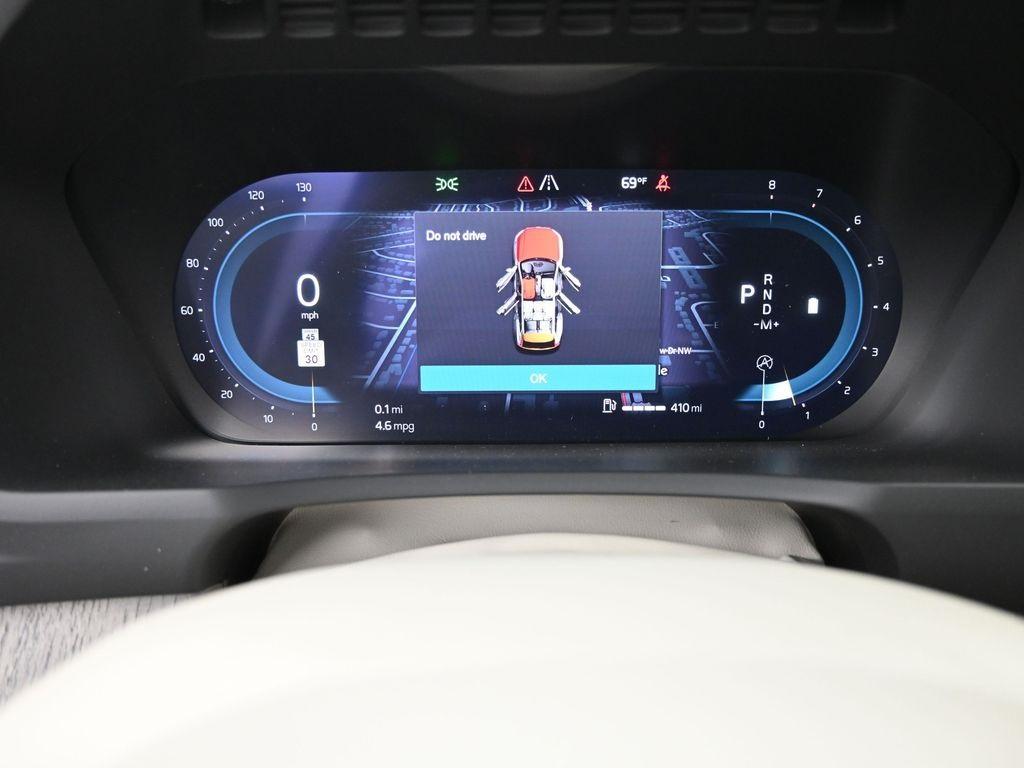 new 2025 Volvo XC90 car, priced at $70,231