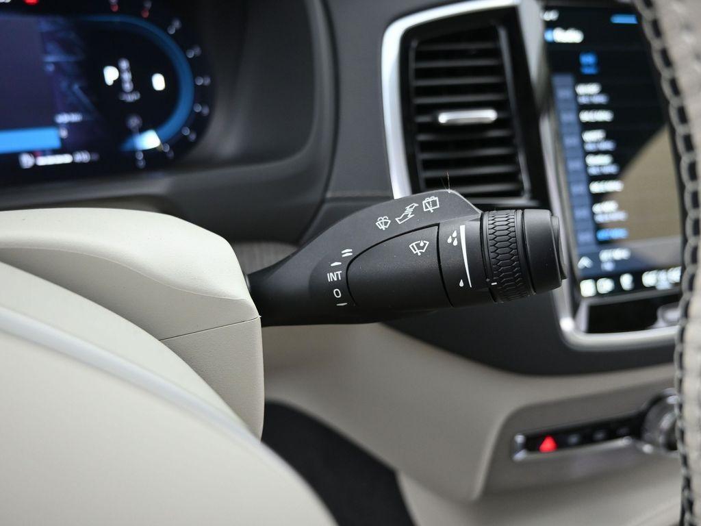 new 2025 Volvo XC90 car, priced at $70,231
