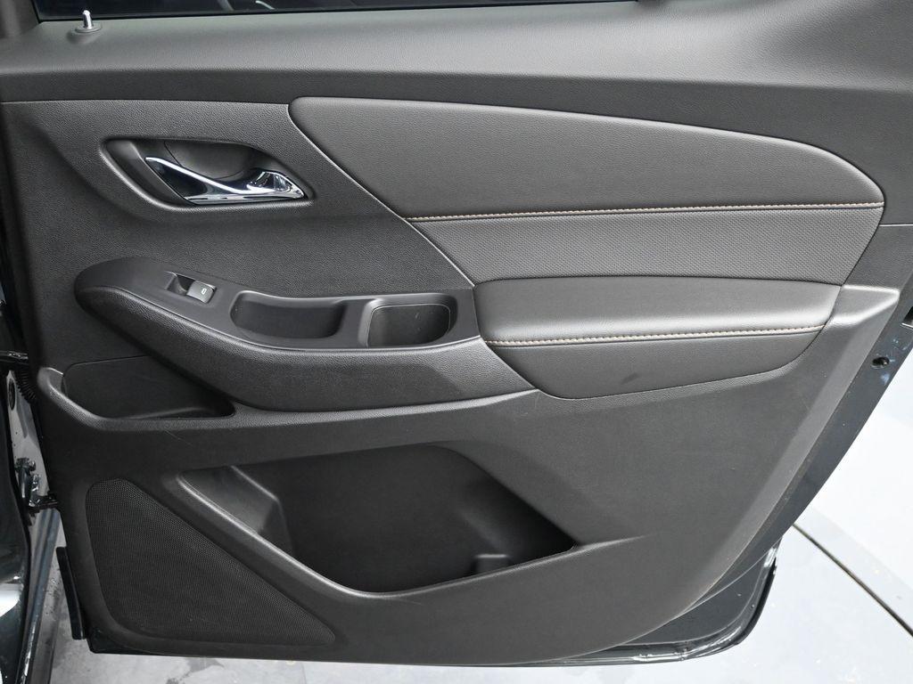 used 2020 Chevrolet Traverse car, priced at $27,499