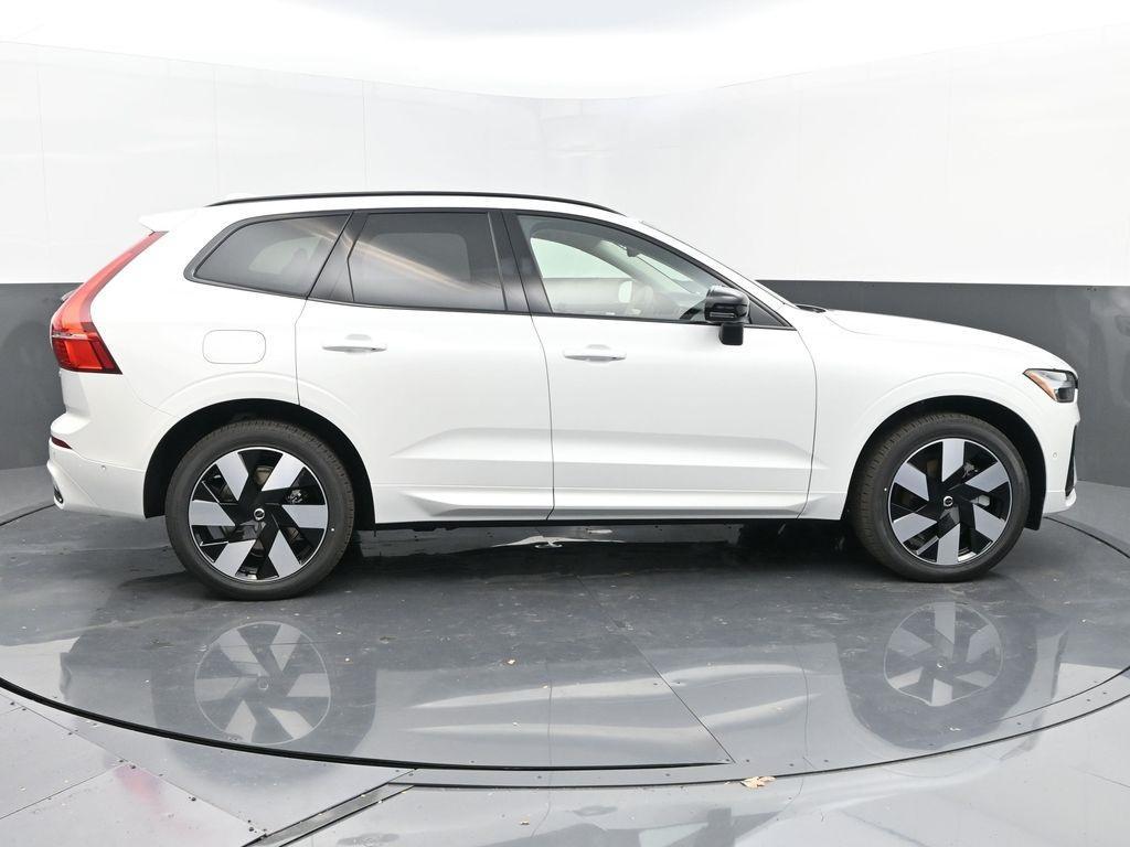 new 2025 Volvo XC60 Plug-In Hybrid car, priced at $66,235