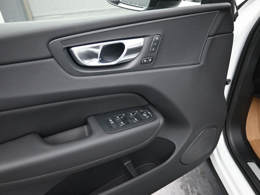 new 2025 Volvo XC60 car, priced at $55,360