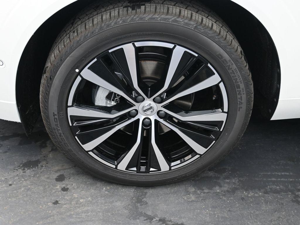 new 2025 Volvo XC60 car, priced at $55,360