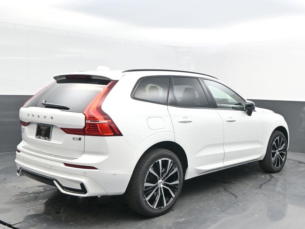 new 2025 Volvo XC60 car, priced at $55,360