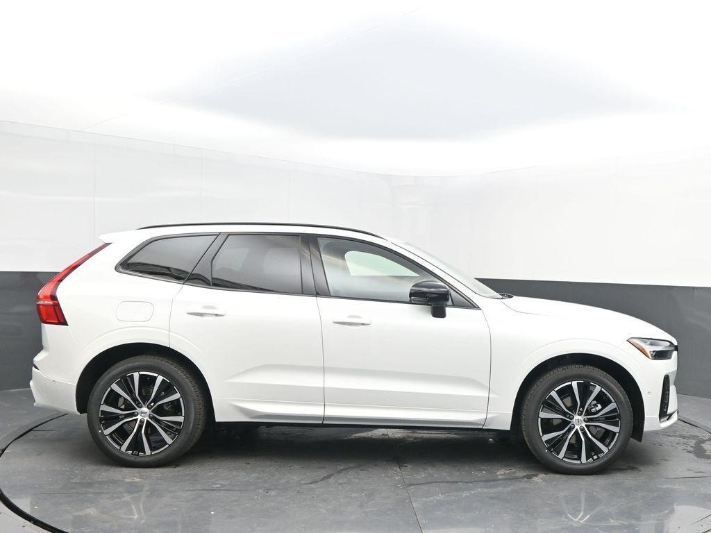 new 2025 Volvo XC60 car, priced at $55,360