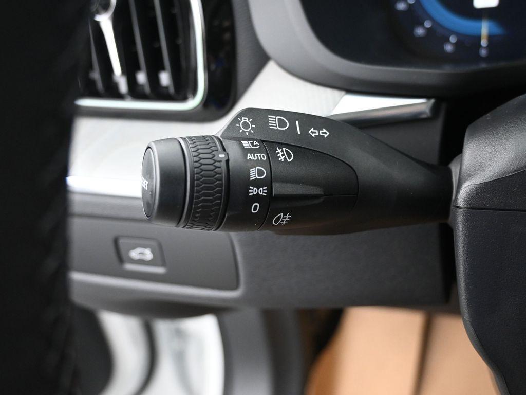 new 2025 Volvo XC60 car, priced at $55,360