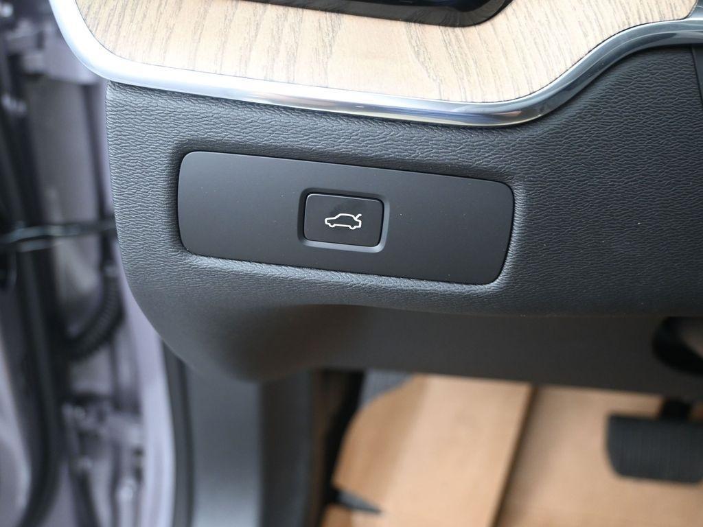 new 2026 Volvo XC60 car, priced at $55,985