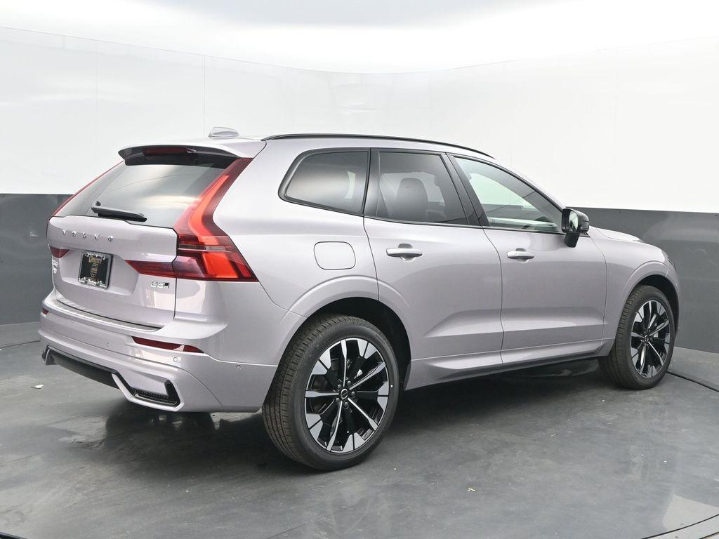 new 2026 Volvo XC60 car, priced at $55,985