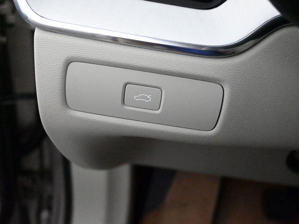new 2026 Volvo XC60 car, priced at $63,935