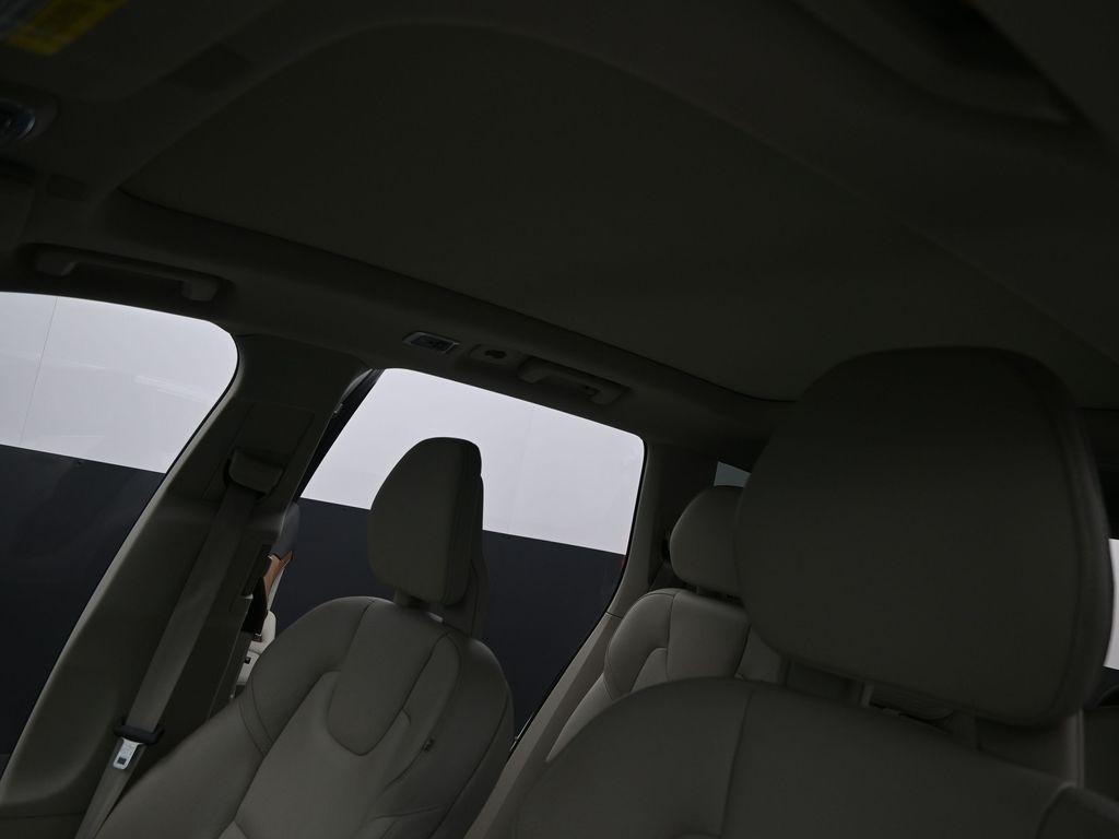 used 2022 Volvo XC90 car, priced at $23,798