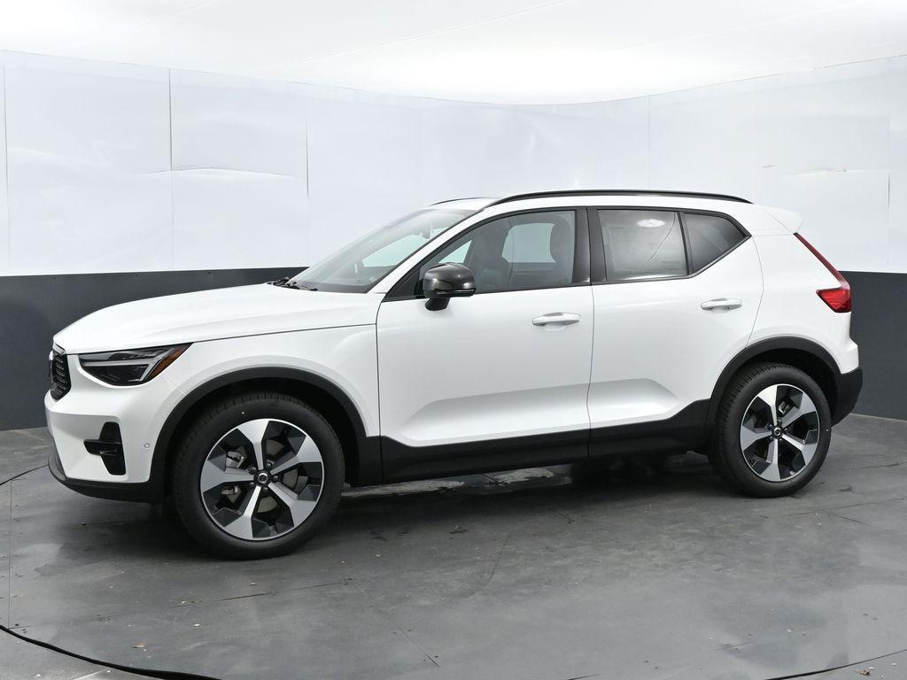 new 2025 Volvo XC40 car, priced at $49,115