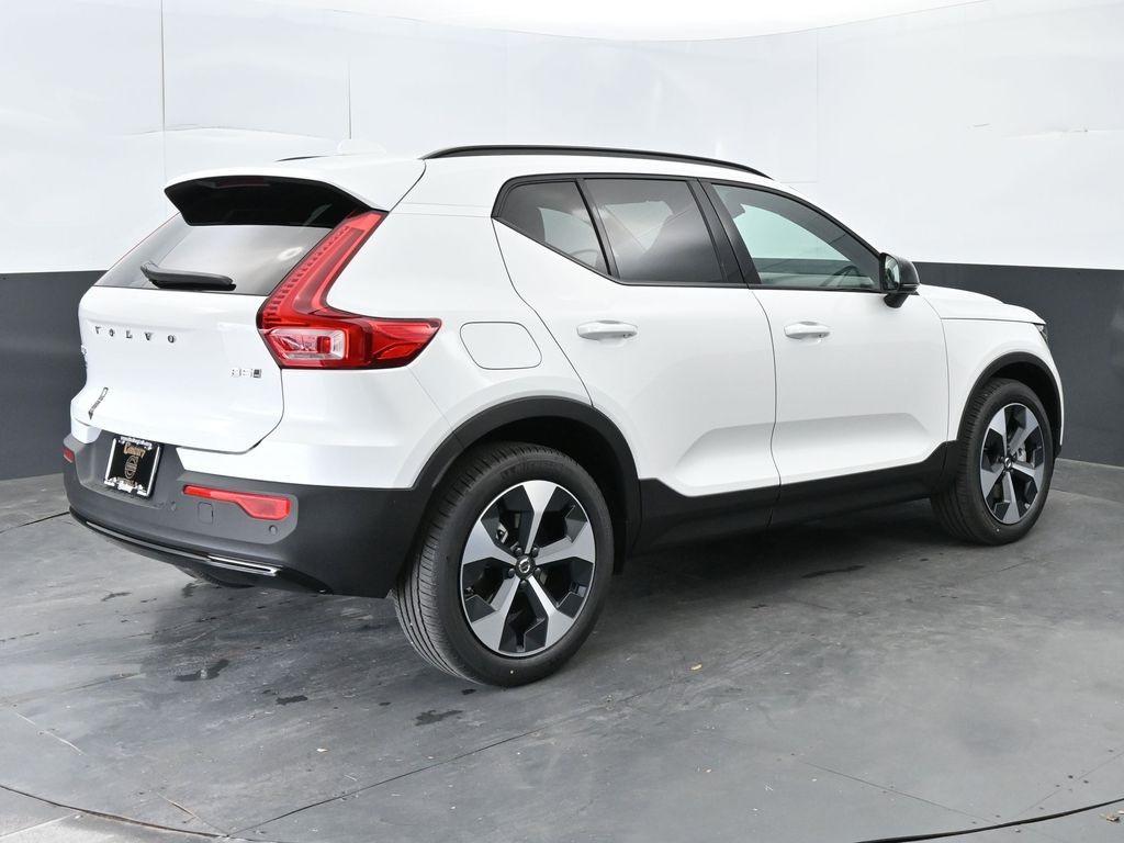 new 2025 Volvo XC40 car, priced at $49,115