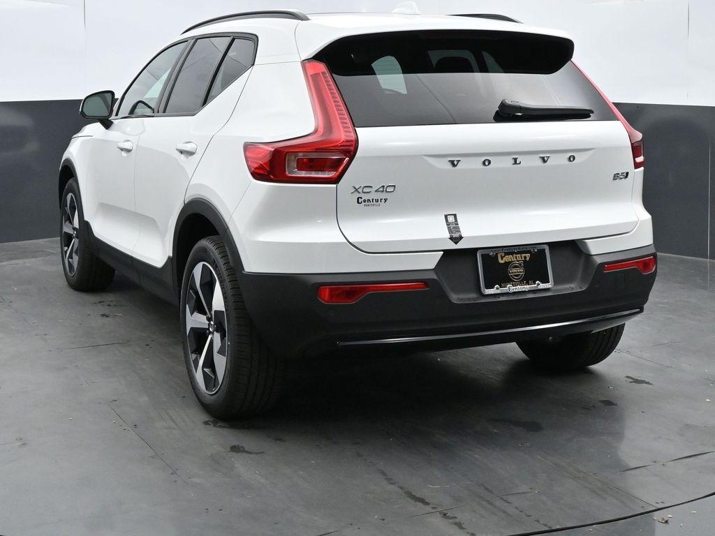 new 2025 Volvo XC40 car, priced at $49,115