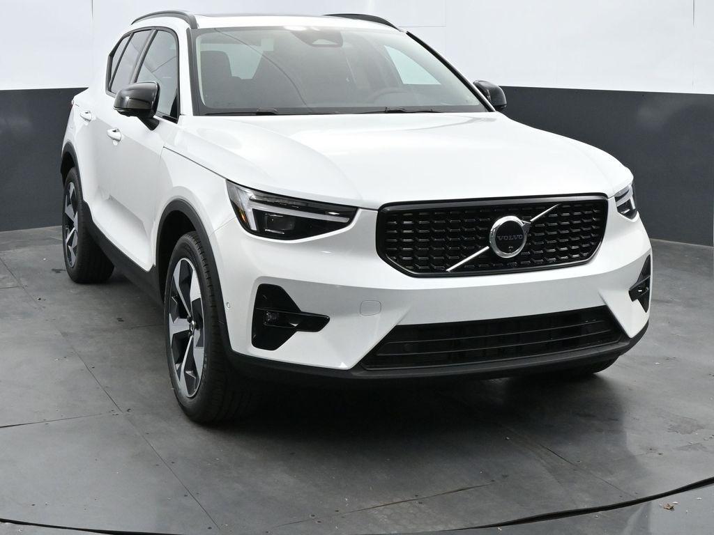 new 2025 Volvo XC40 car, priced at $49,115