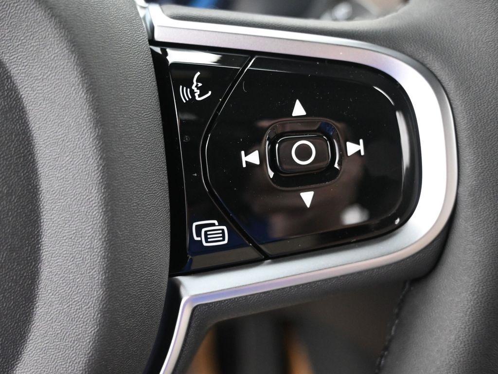 new 2025 Volvo XC90 car, priced at $65,555