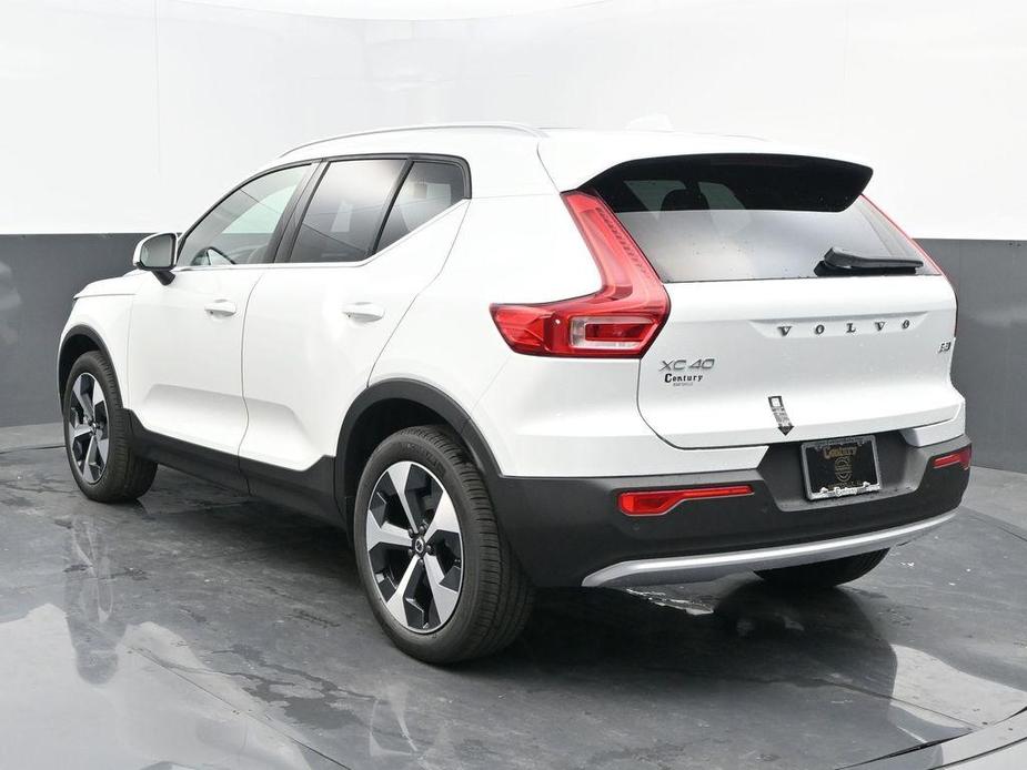 new 2025 Volvo XC40 car, priced at $45,465