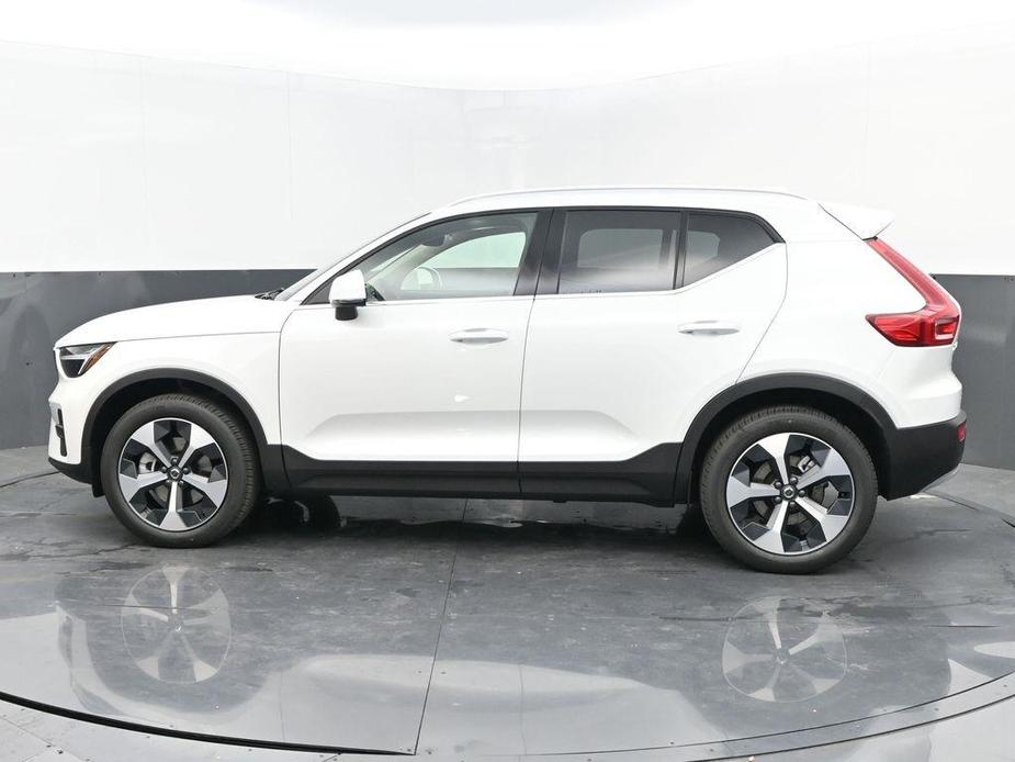 new 2025 Volvo XC40 car, priced at $45,465