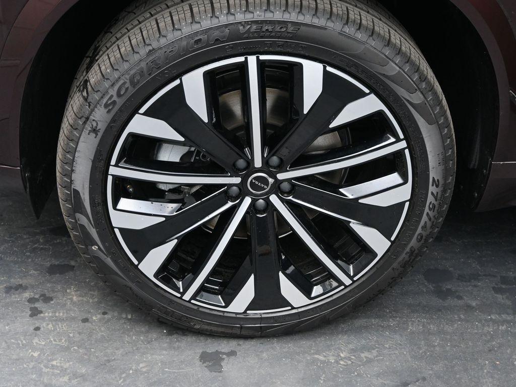 new 2025 Volvo XC90 car, priced at $60,545