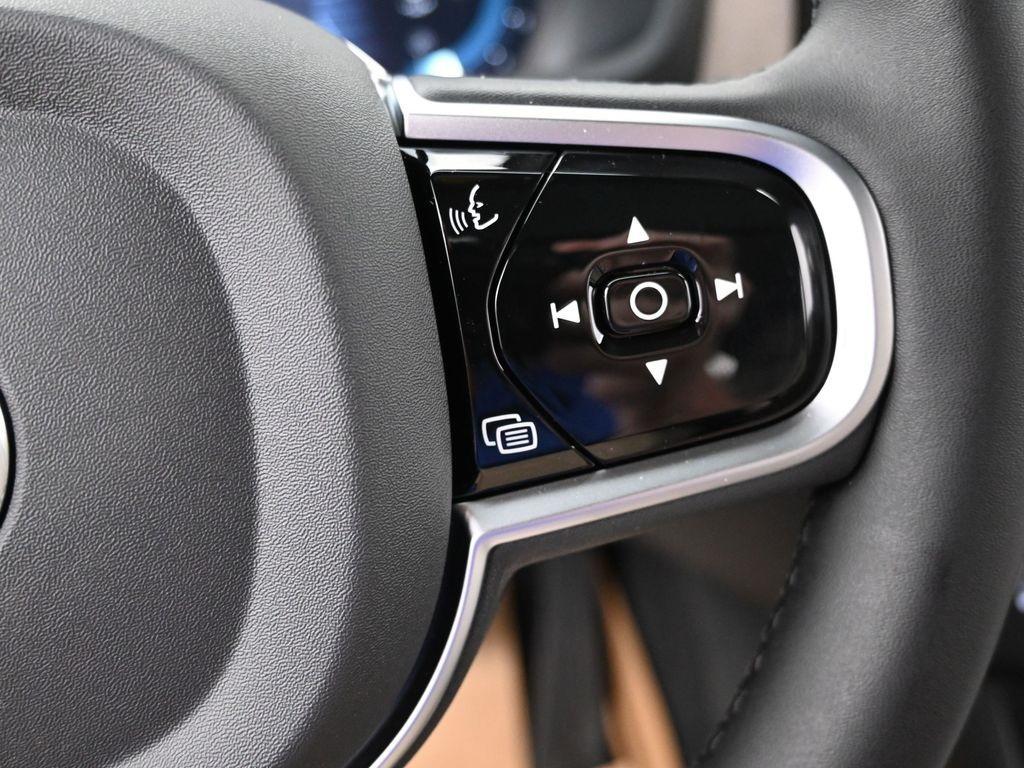 new 2025 Volvo XC90 car, priced at $60,545