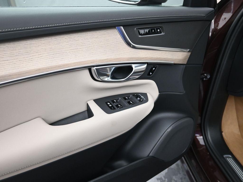 new 2025 Volvo XC90 car, priced at $60,545