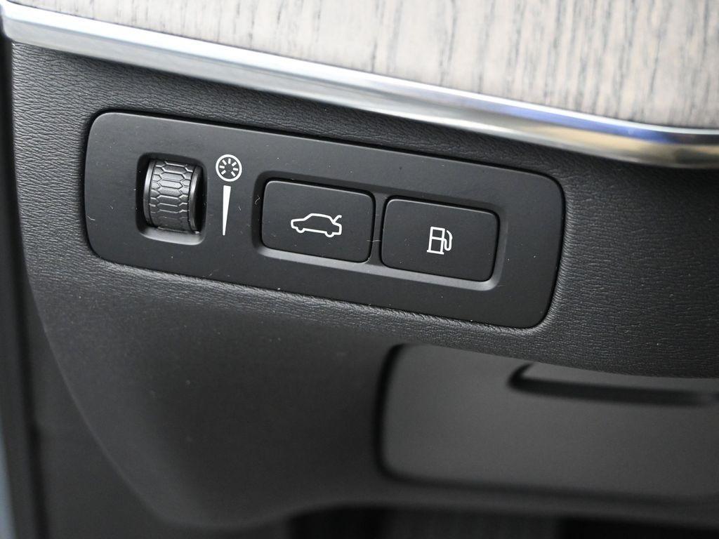 used 2022 Volvo XC90 Recharge Plug-In Hybrid car, priced at $49,498