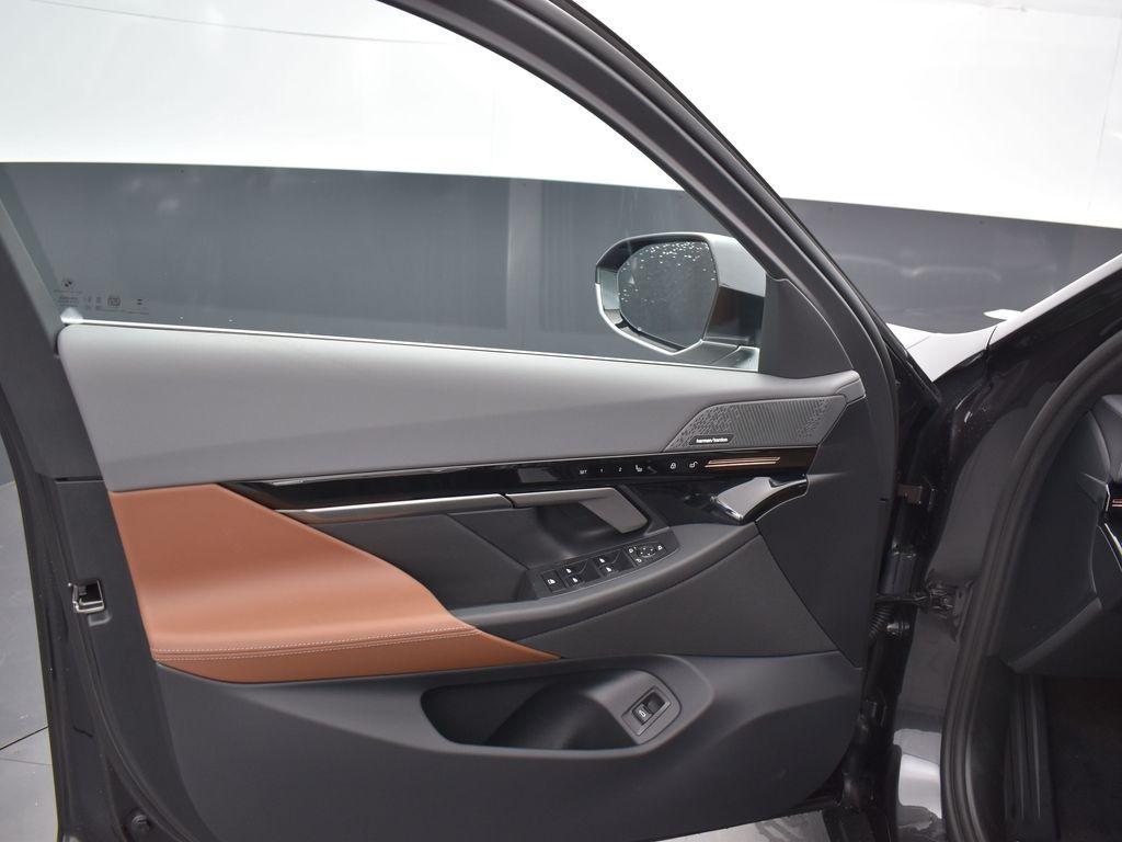 new 2024 BMW 530 car, priced at $57,055