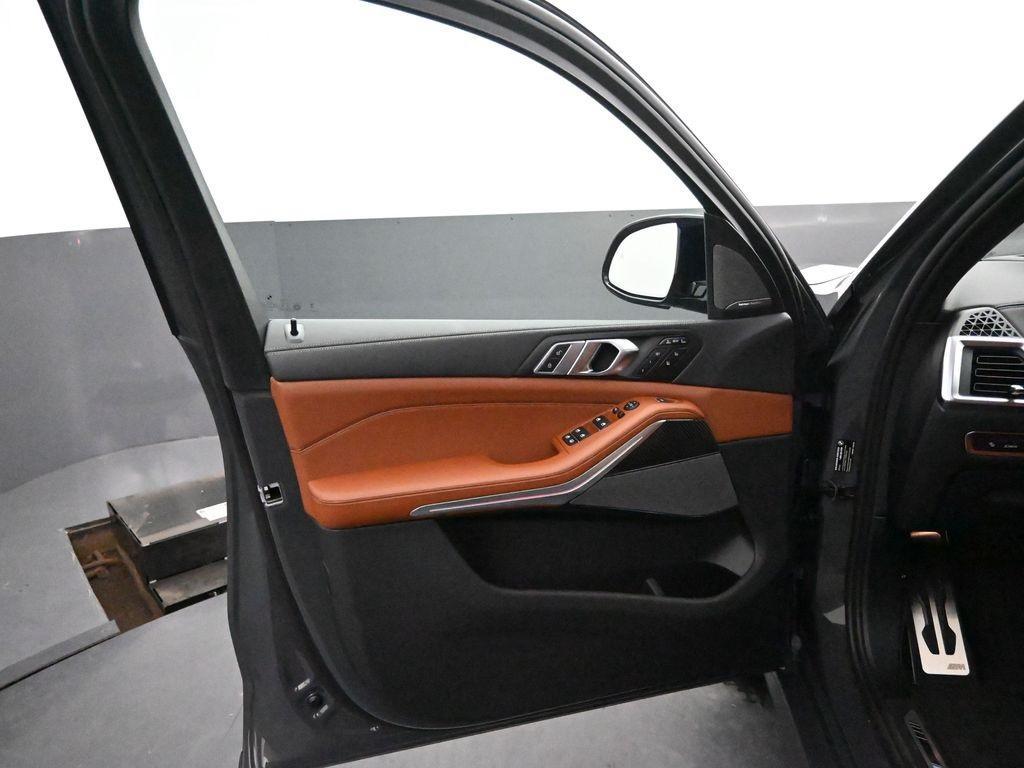 new 2026 BMW X7 car, priced at $123,205