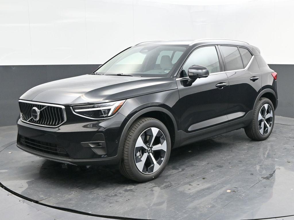 new 2025 Volvo XC40 car, priced at $47,765