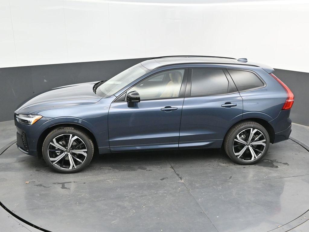 new 2025 Volvo XC60 car, priced at $60,660