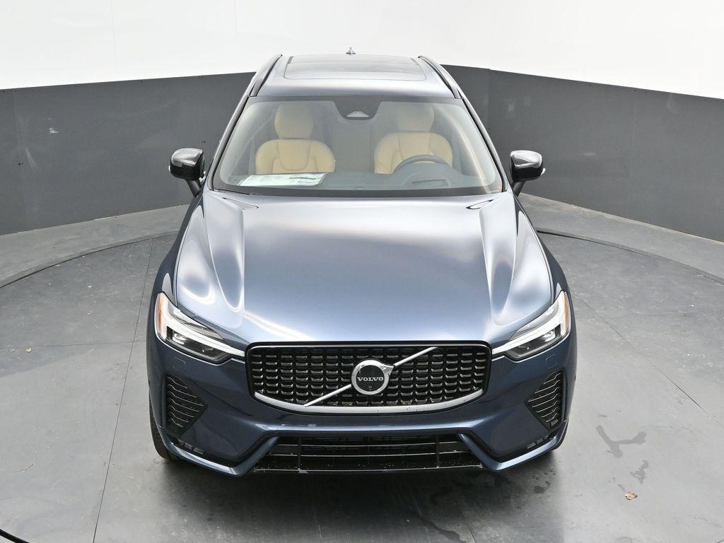 new 2025 Volvo XC60 car, priced at $60,660