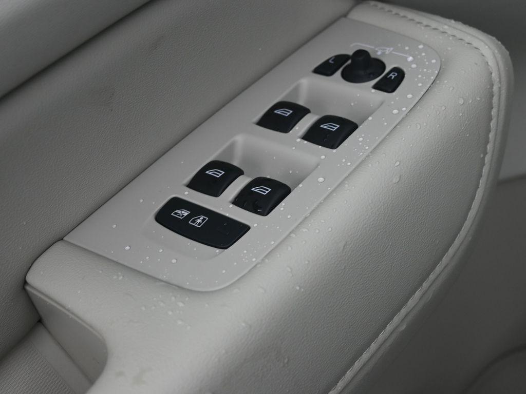 new 2026 Volvo XC60 car, priced at $63,935