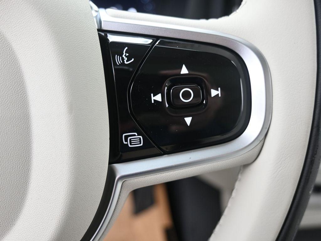 new 2026 Volvo XC60 car, priced at $63,935