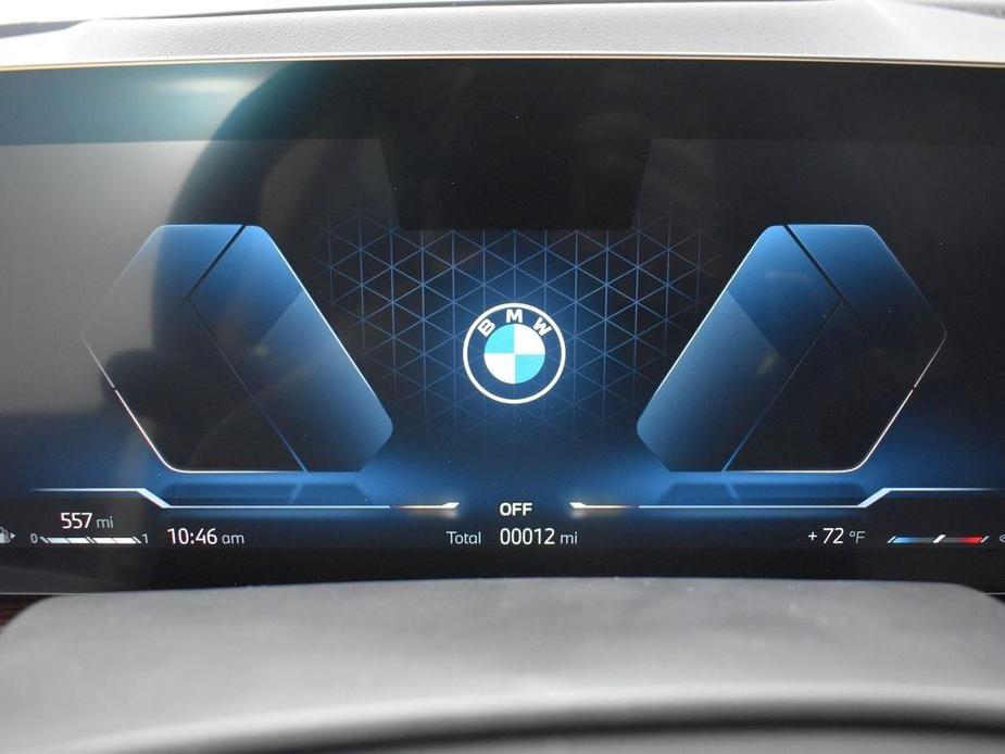 new 2025 BMW X7 car, priced at $93,725