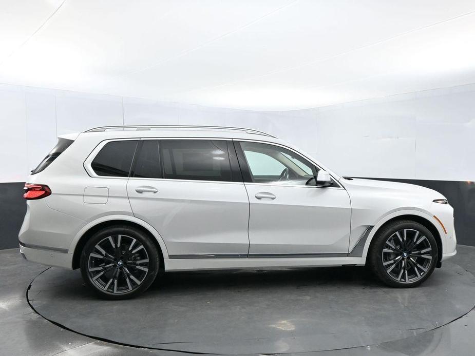 new 2025 BMW X7 car, priced at $93,725