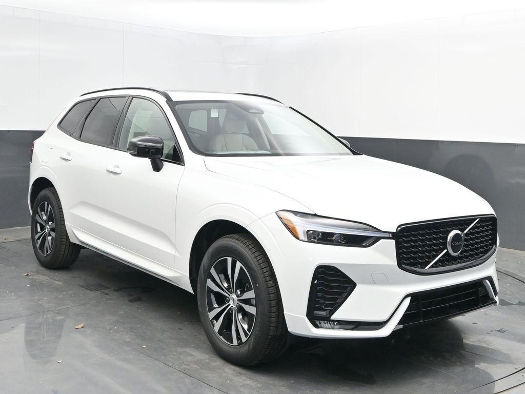 new 2025 Volvo XC60 car, priced at $44,723