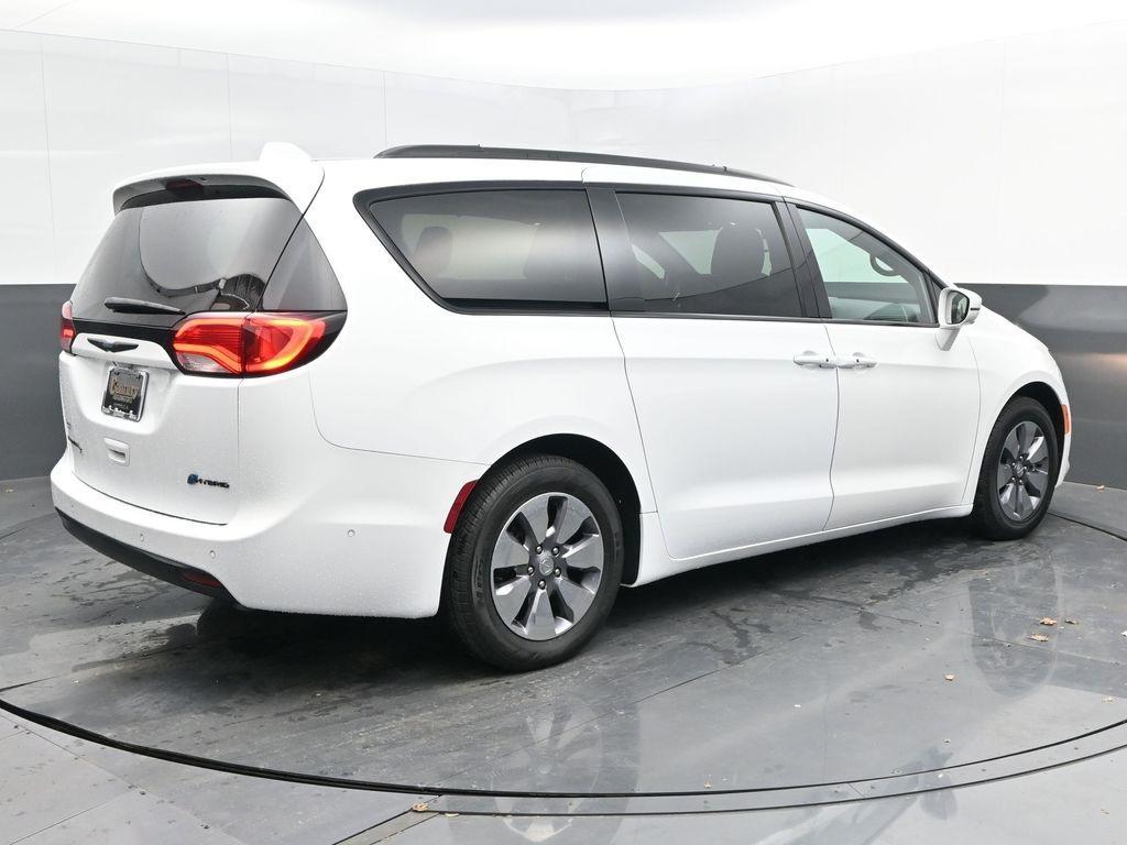 used 2019 Chrysler Pacifica Hybrid car, priced at $25,998