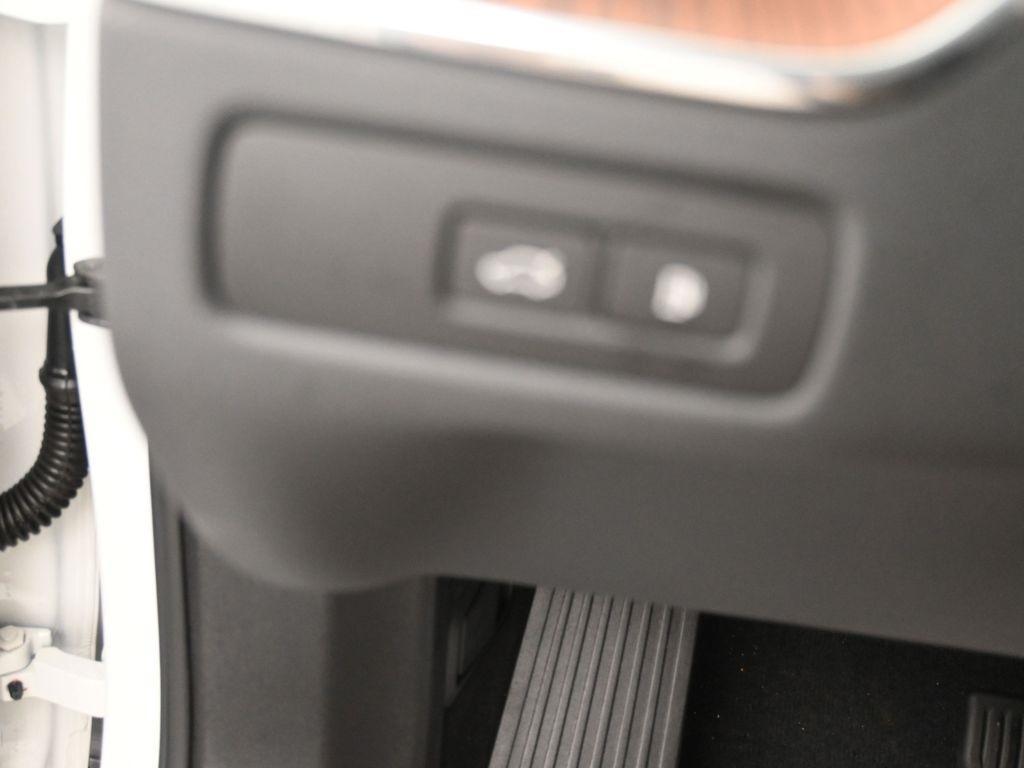 used 2023 Volvo XC60 Recharge Plug-In Hybrid car, priced at $46,498