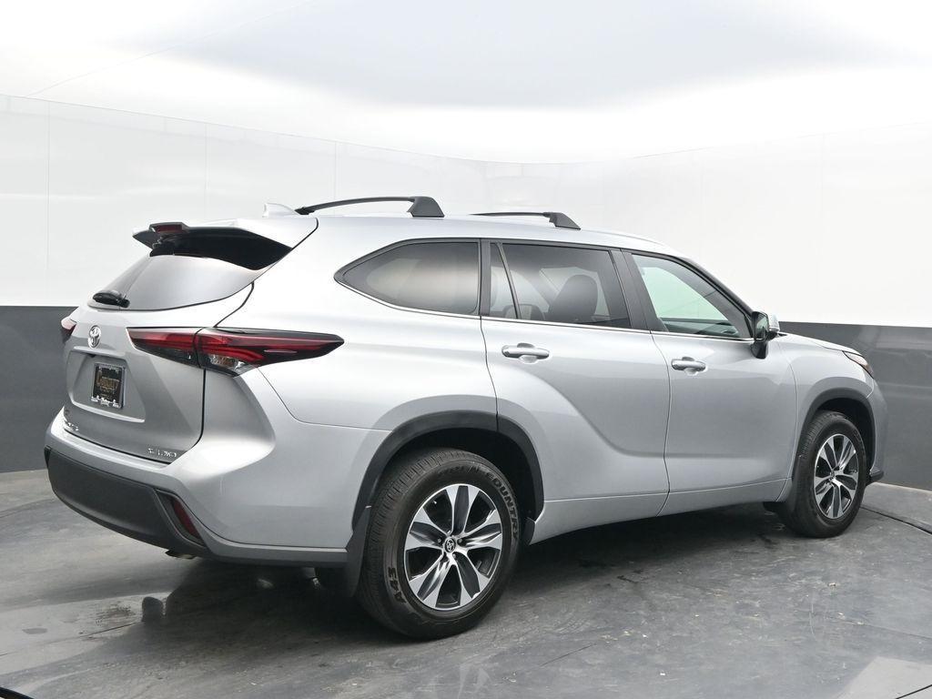used 2024 Toyota Highlander car, priced at $43,499